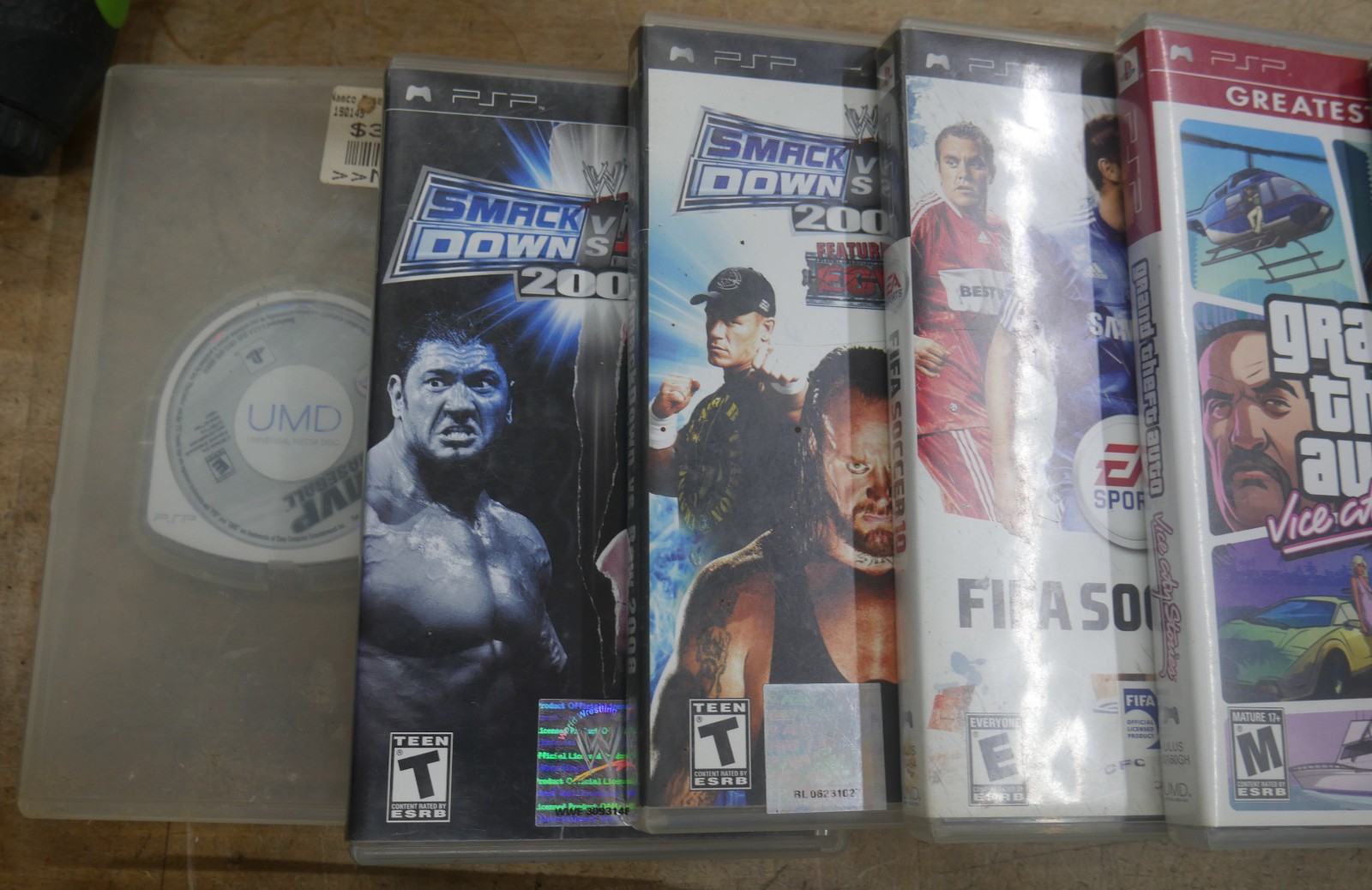 Sony PSP-1001 Piano Black & Games & Movies & Charger & Battery READ