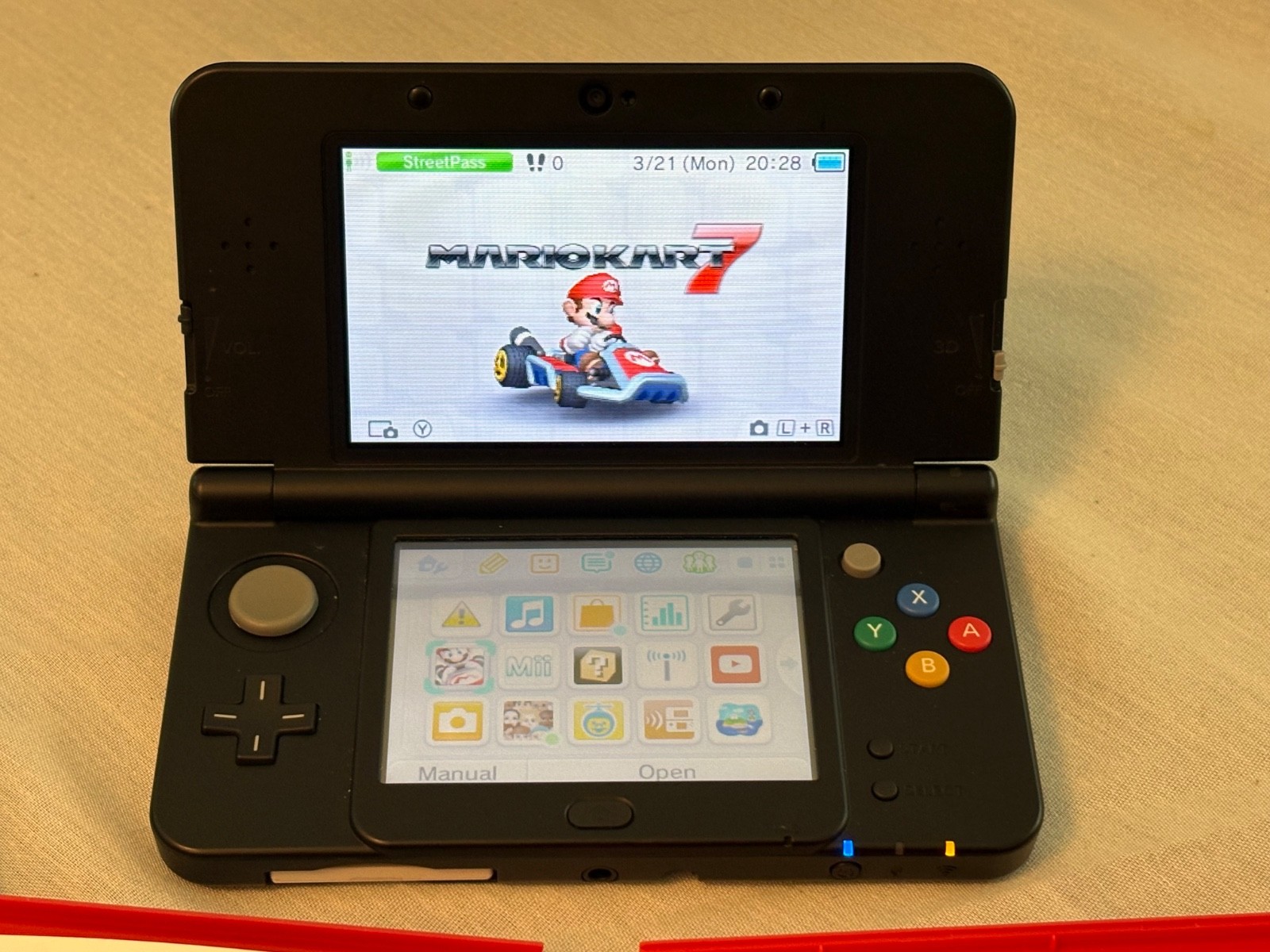 New Nintendo 3DS Super Mario Black Edition Console,Mario Kart 7,Stylus,Charger