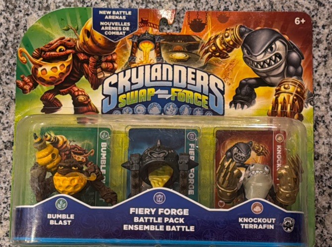Skylanders Swap Force Bumble Blast Fiery Forge Knockout Battle Pack 3 pack