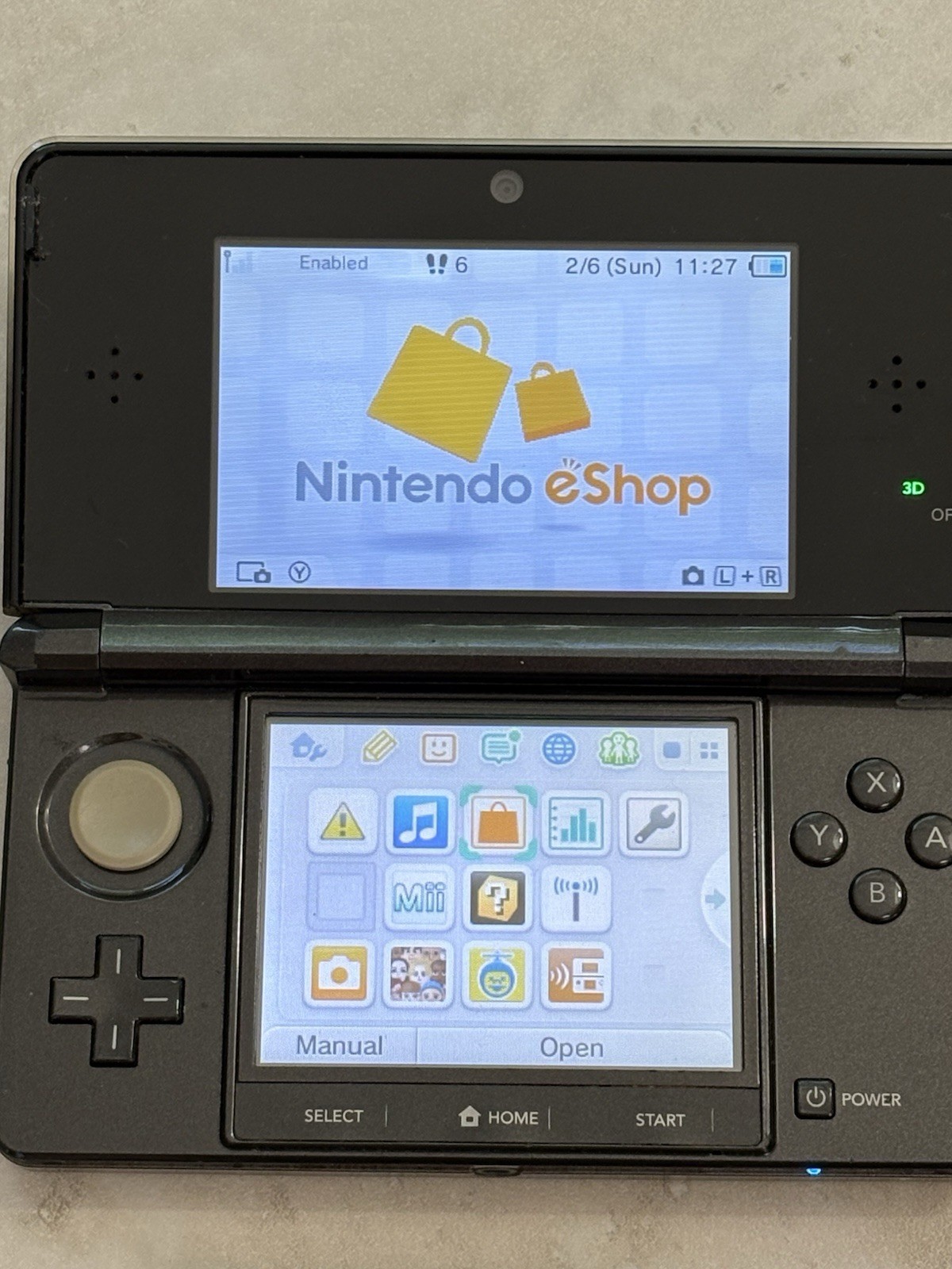 Nintendo 3DS Console Black Edition With Charger US SELLER Very Good