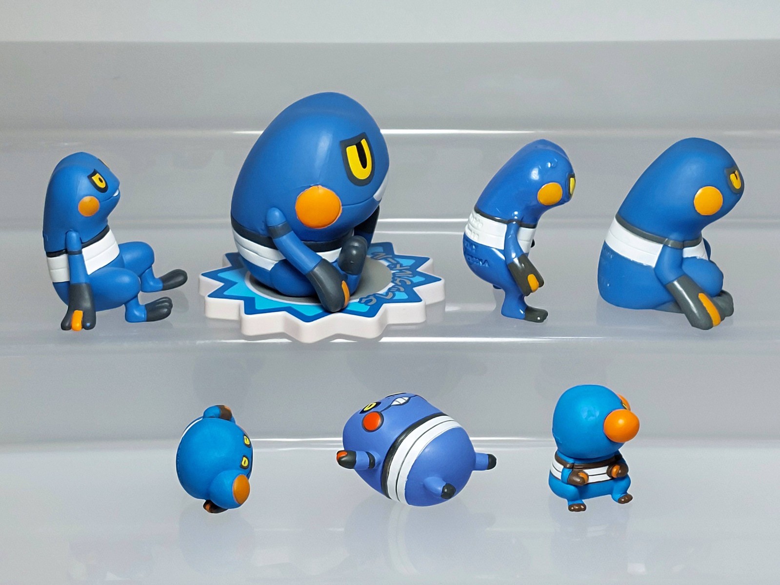Croagunk Guregguru Pokemon Figure Set PC Tomy Banpresto Bandai Japan 0.7-1.8in