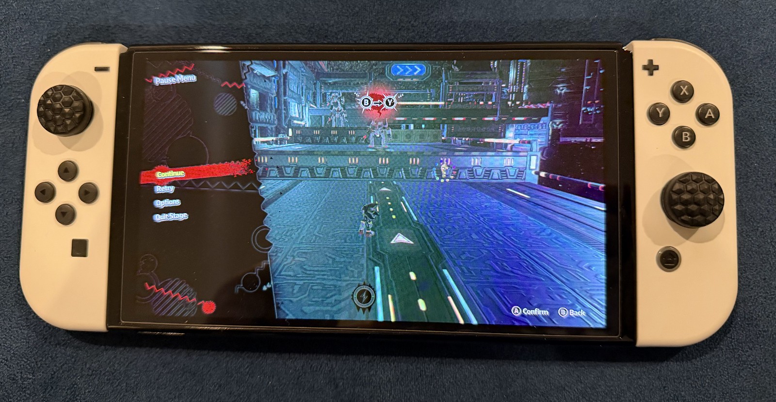 Nintendo Switch Oled Edition (Comes w/ charging stand, carrying case and Game)
