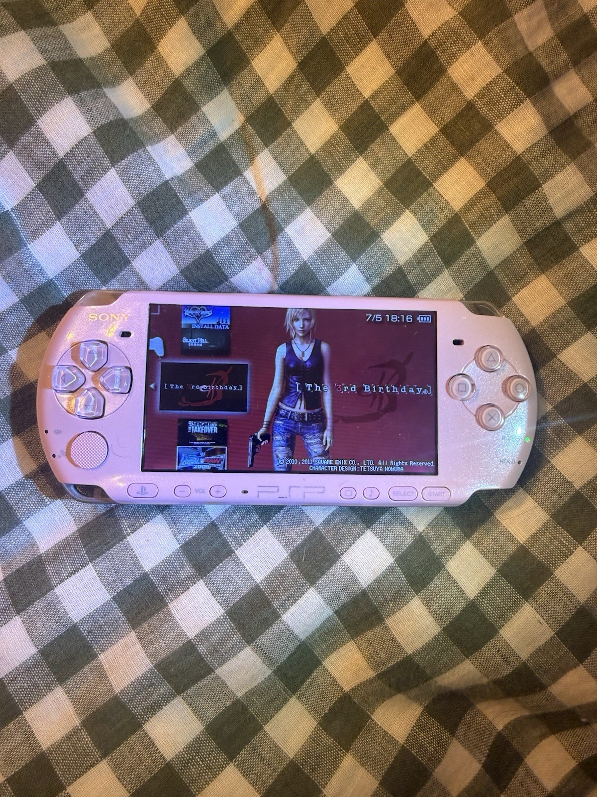 sony psp 3000 japanese region glittery pink/ 64 gb