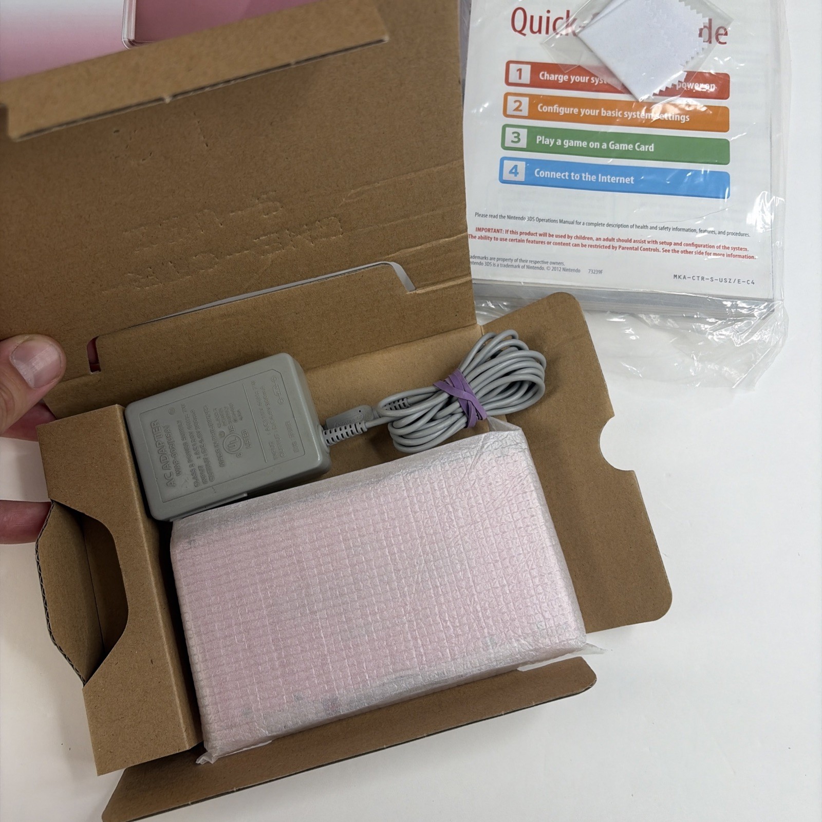 Nintendo 3DS Handheld Console Complete In Box Pink CTR-001 (USA) W Charger
