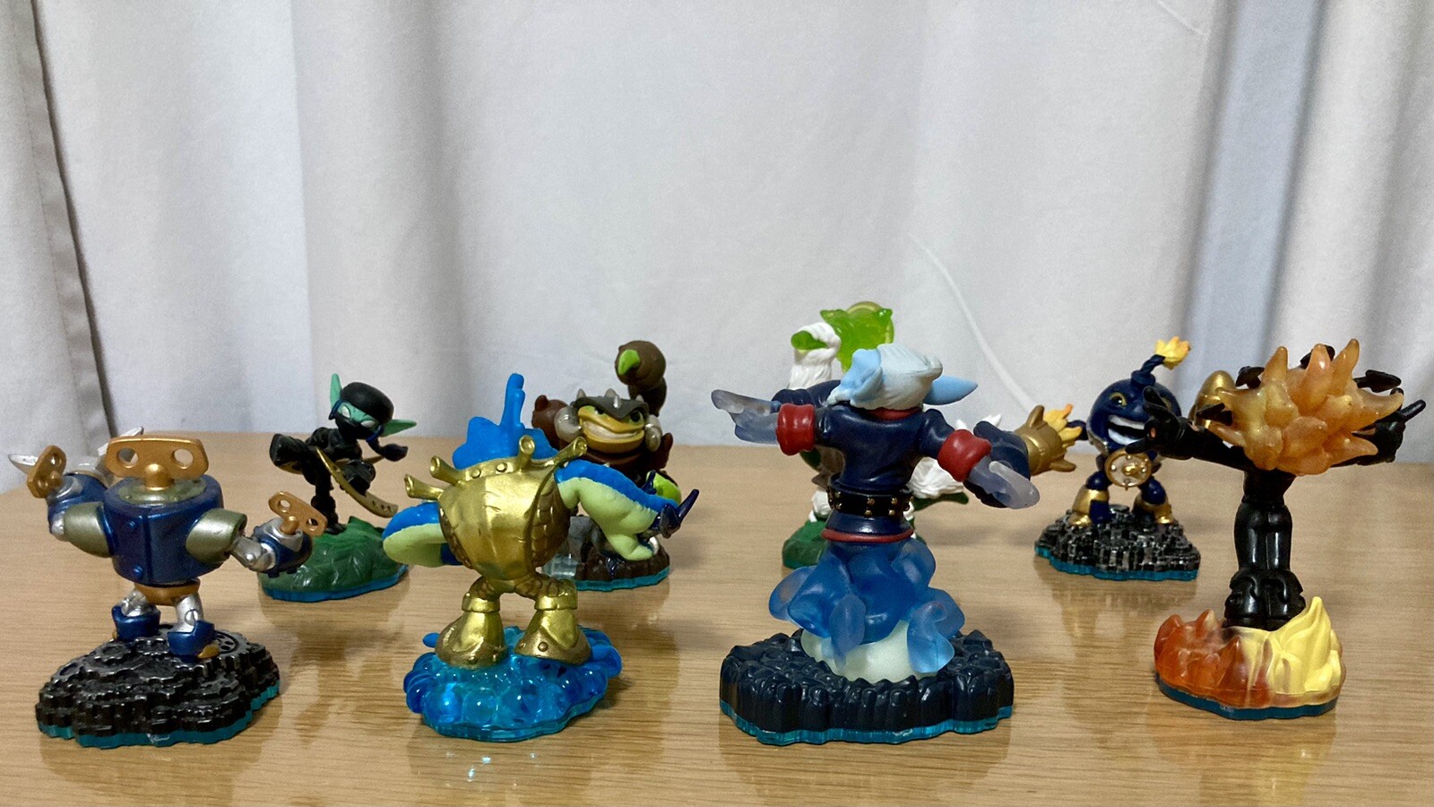 Lot 8 Skylanders Swap Force Night Shift Wind Up Smolerdash Rip Tide Scorp Zoo +