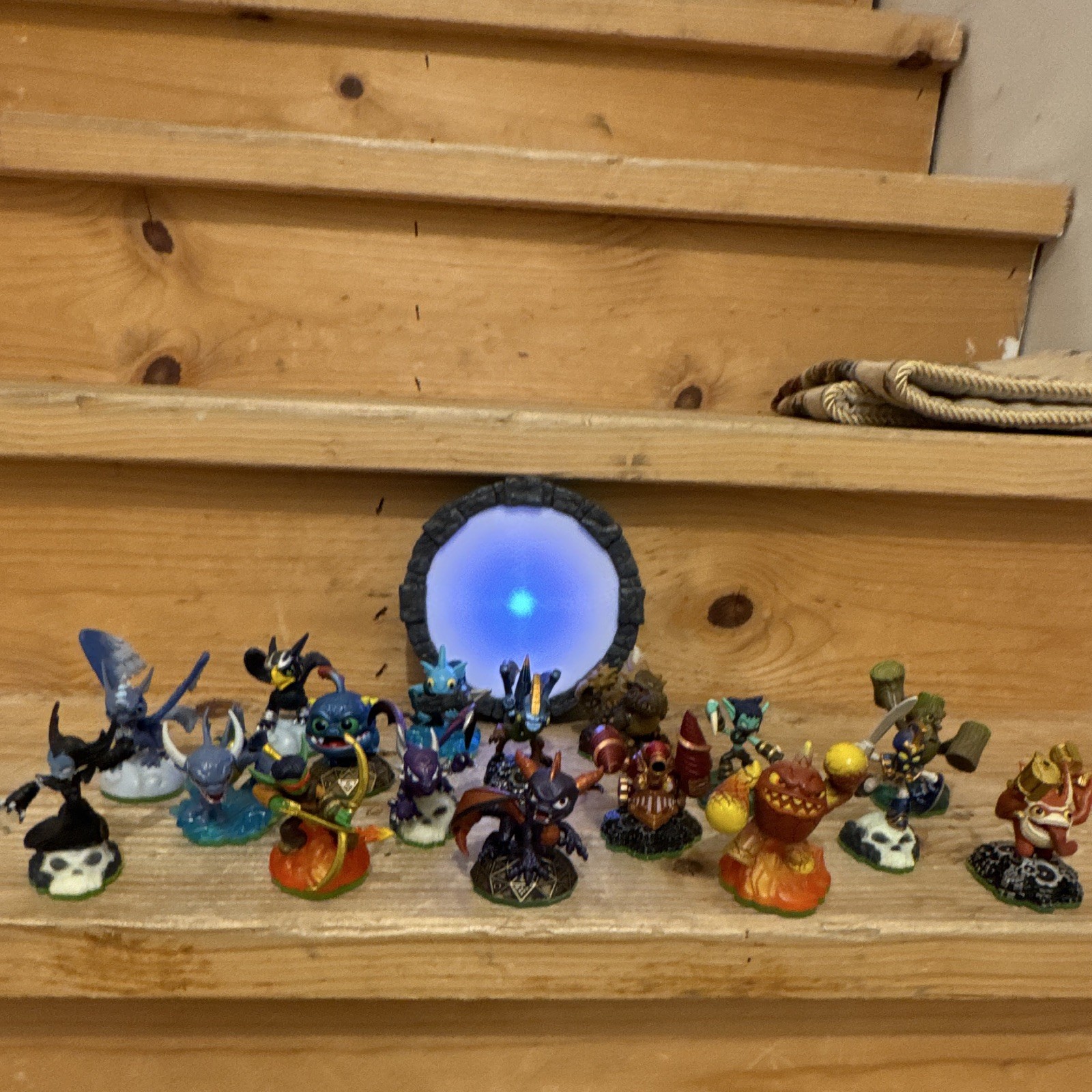 Skylanders Spyro Character Figure Lot w/ Light Up Portal of Power Base