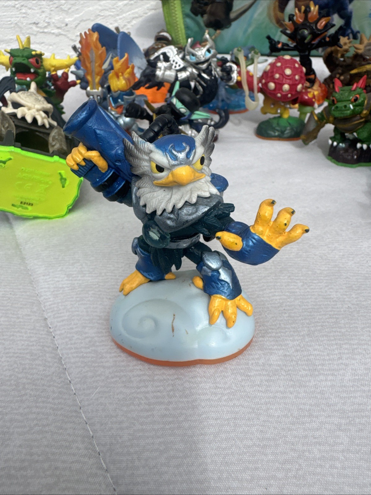 Spyro’s Adventure Skylanders Bag w/ 20 Skylander Figures