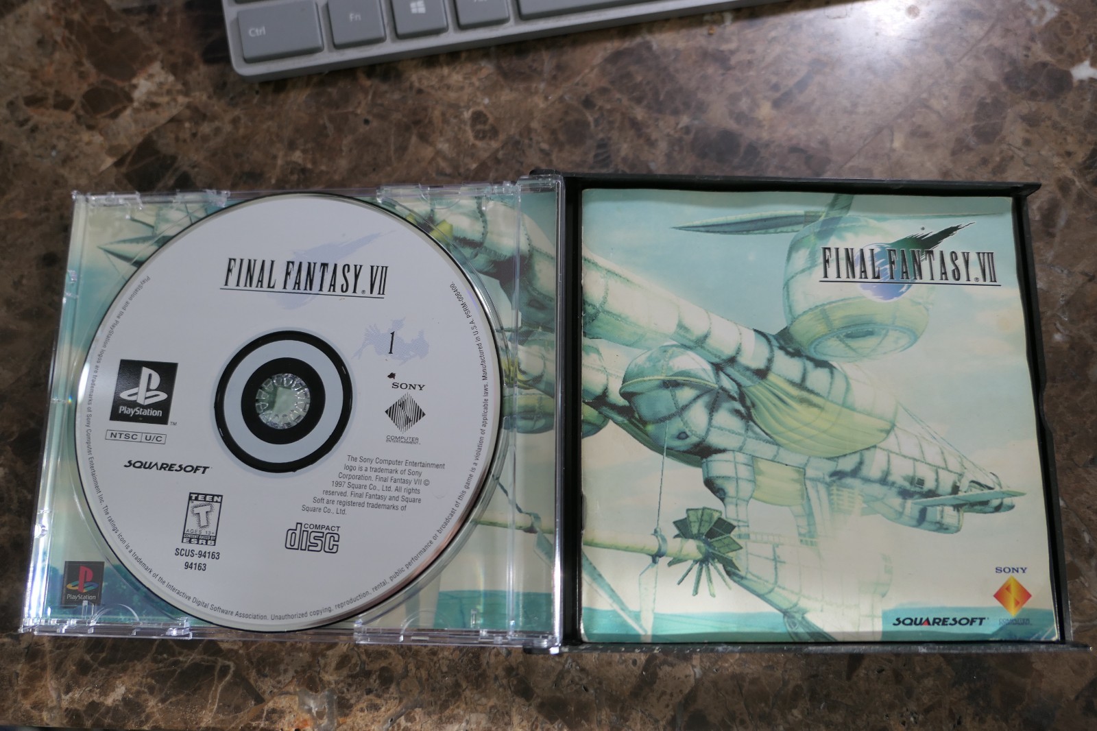 Final Fantasy VII Black Label (PlayStation 1, 1997) Complete w/ Manual