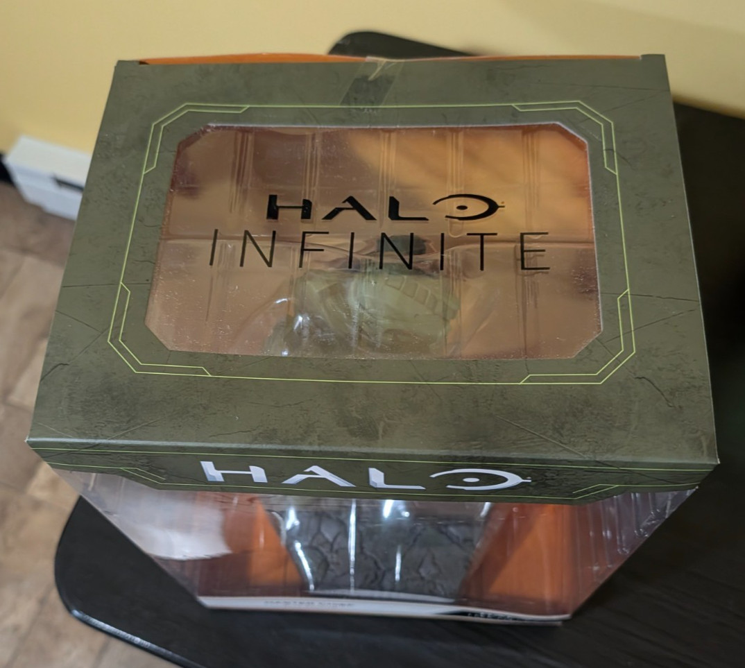 Halo Infinite Master Chief PVC Statue – Brand New