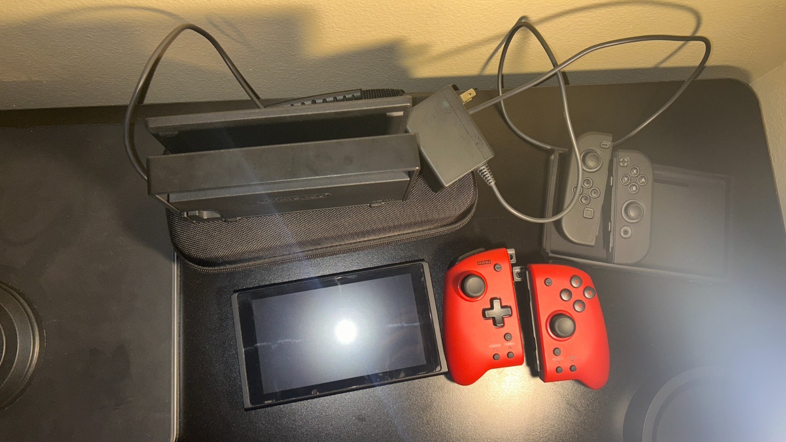 Adult Owned Switch V2 Console HAC-001(-01) Bundle + HORI Split Pad Pro