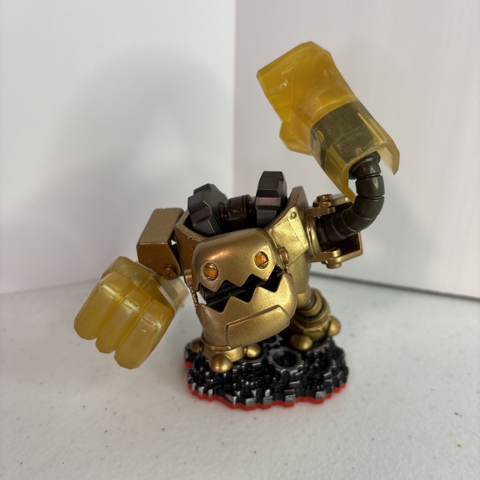 Skylanders Trap Team JAWBREAKER Gold Master Figure 2014
