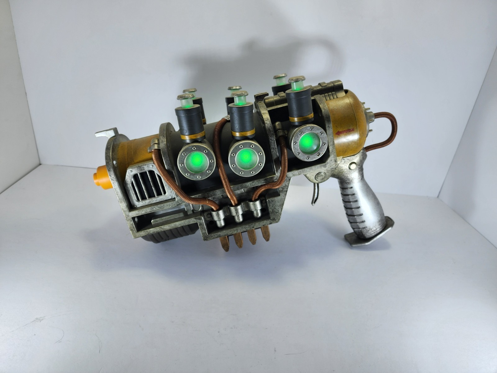Fallout Replica Plasma Pistol Chronicle Collectibles Thinkgeek cosplay