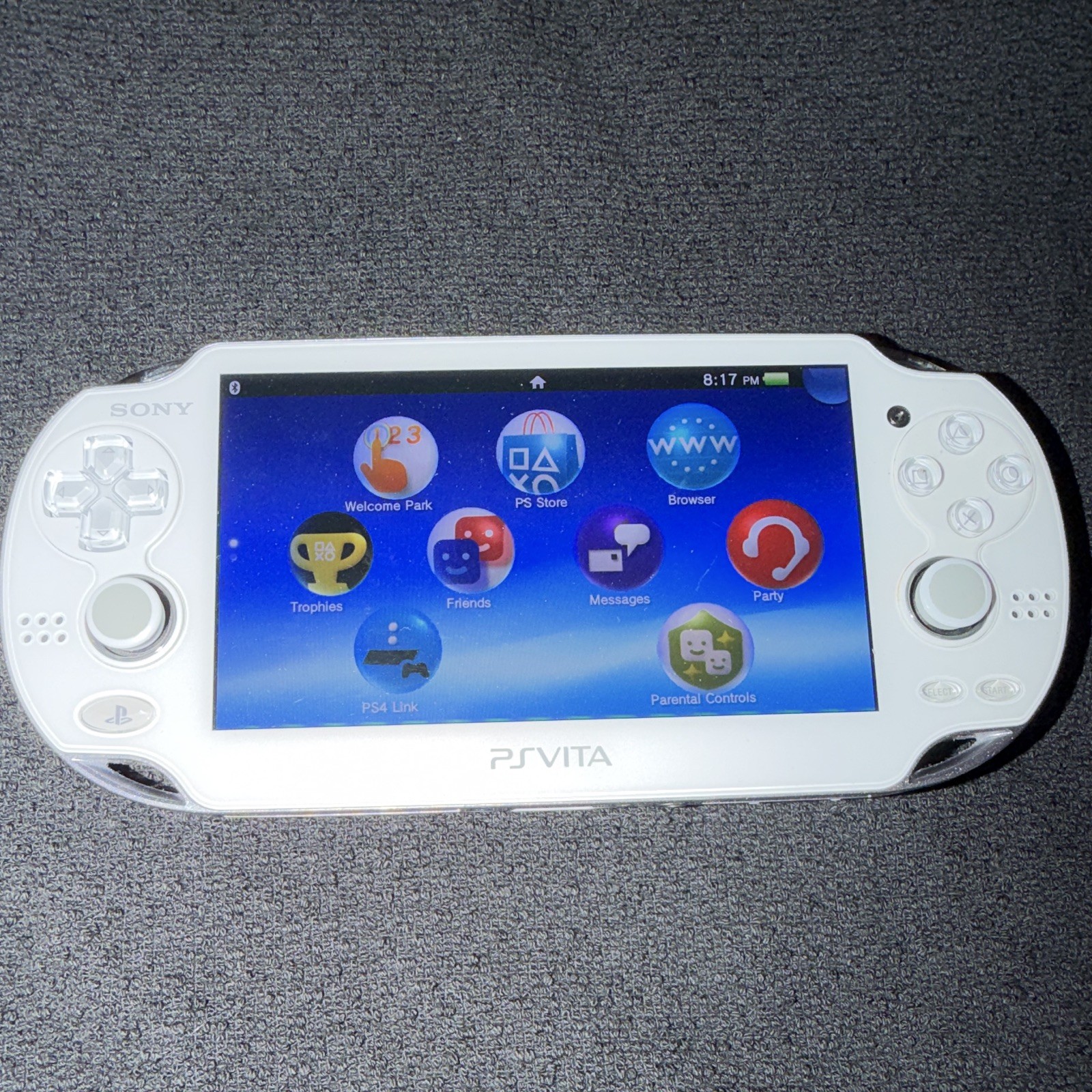 Sony PS Vita Handheld System White Wi-Fi Headphone Jack PCH-1001