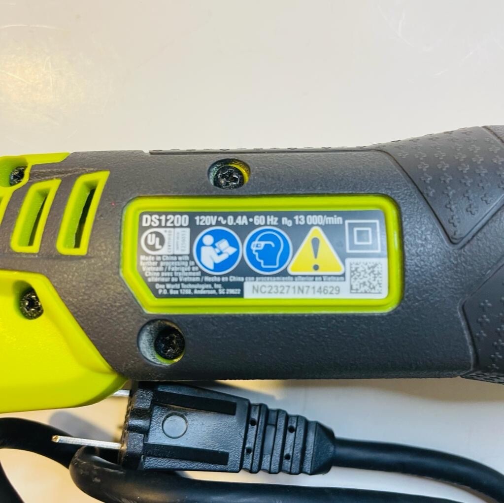 DS1200 120v 0.4A Corded 2.7/8 Sander pre owned
