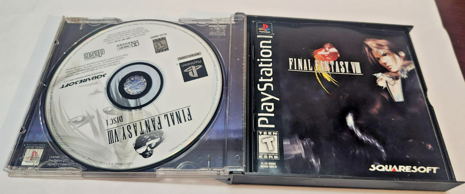 Final Fantasy VIII Playstation 1 Game Case 2 Manuals and 4 Discs