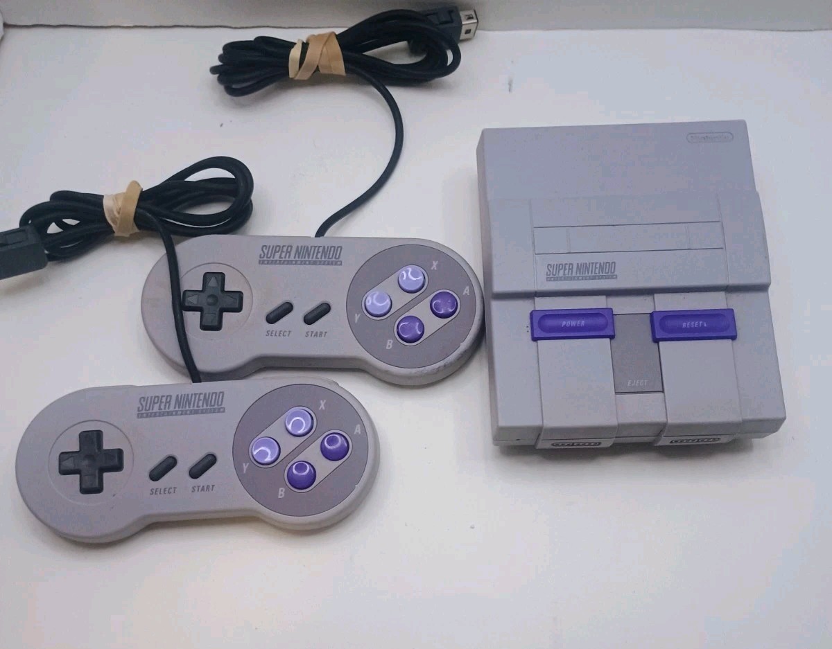 Super Nintendo Mini Classic Edition SNES CLV-201 Authentic Tested And Works