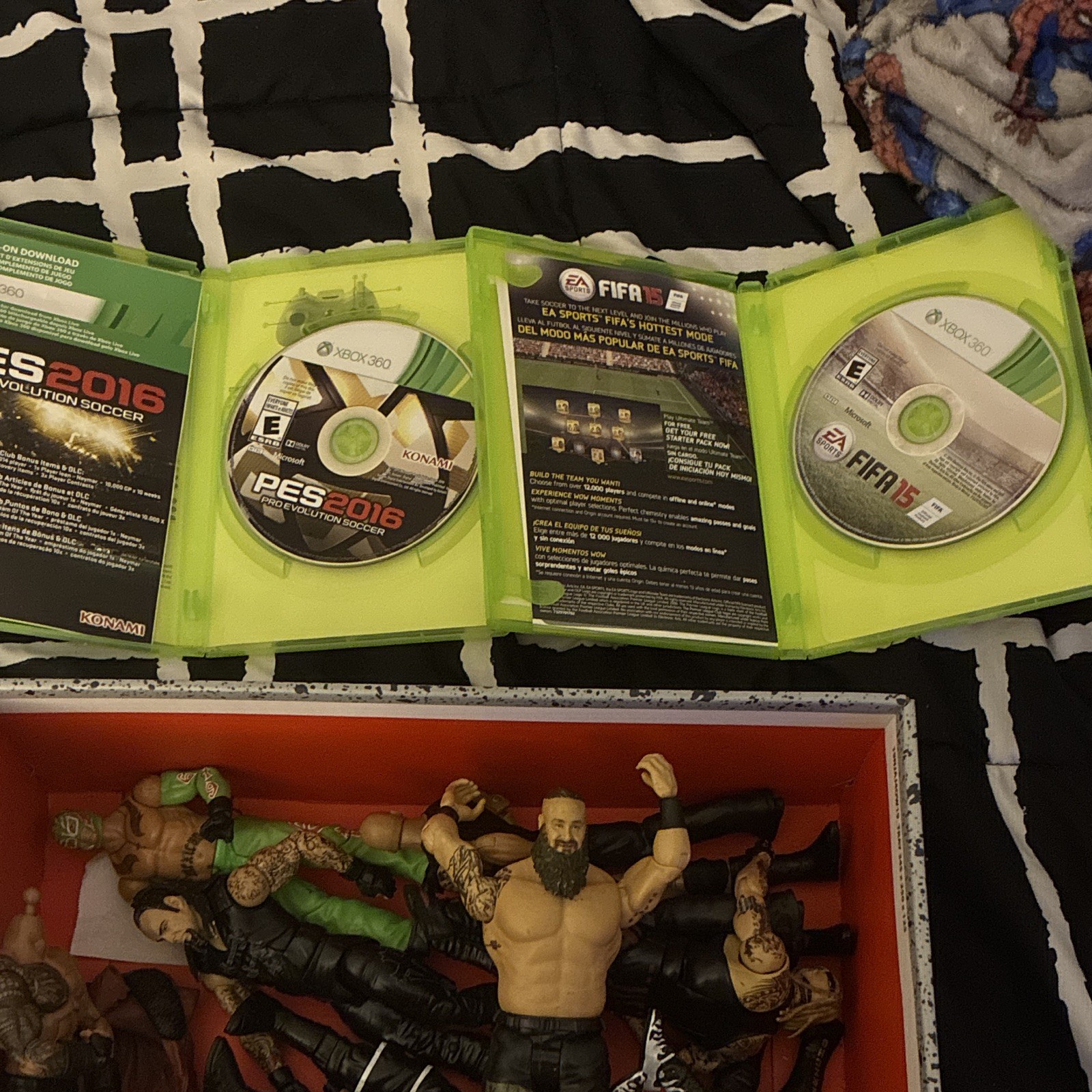 Konami/EA Sports Xbox 360 Lot: PES 2016 Pro Evolution Soccer & FIFA 15 NTSC