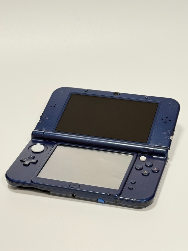 New Nintendo 3DS LL Metallic Blue Console CIB + Mario Kart 7 Smash 3D Land Maker