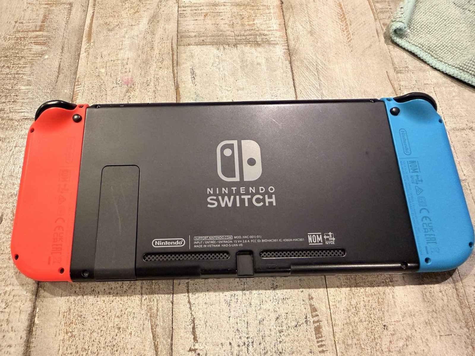 Nintendo Switch V2 HAC-001(-01) Neon Joy-Cons Dock Charger Case Tested