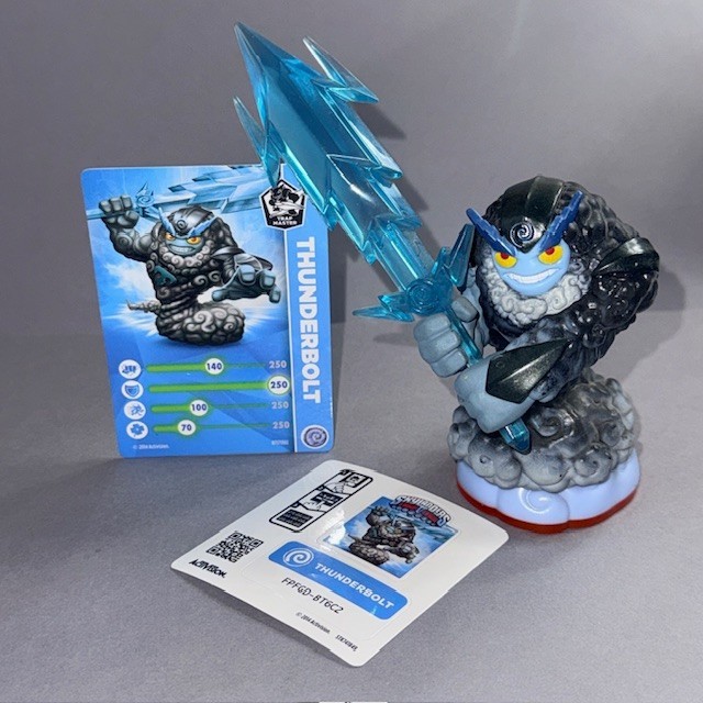 Skylanders Trap Team Figure Thunderbolt Card Sticker Activision Series 4 X-Box
