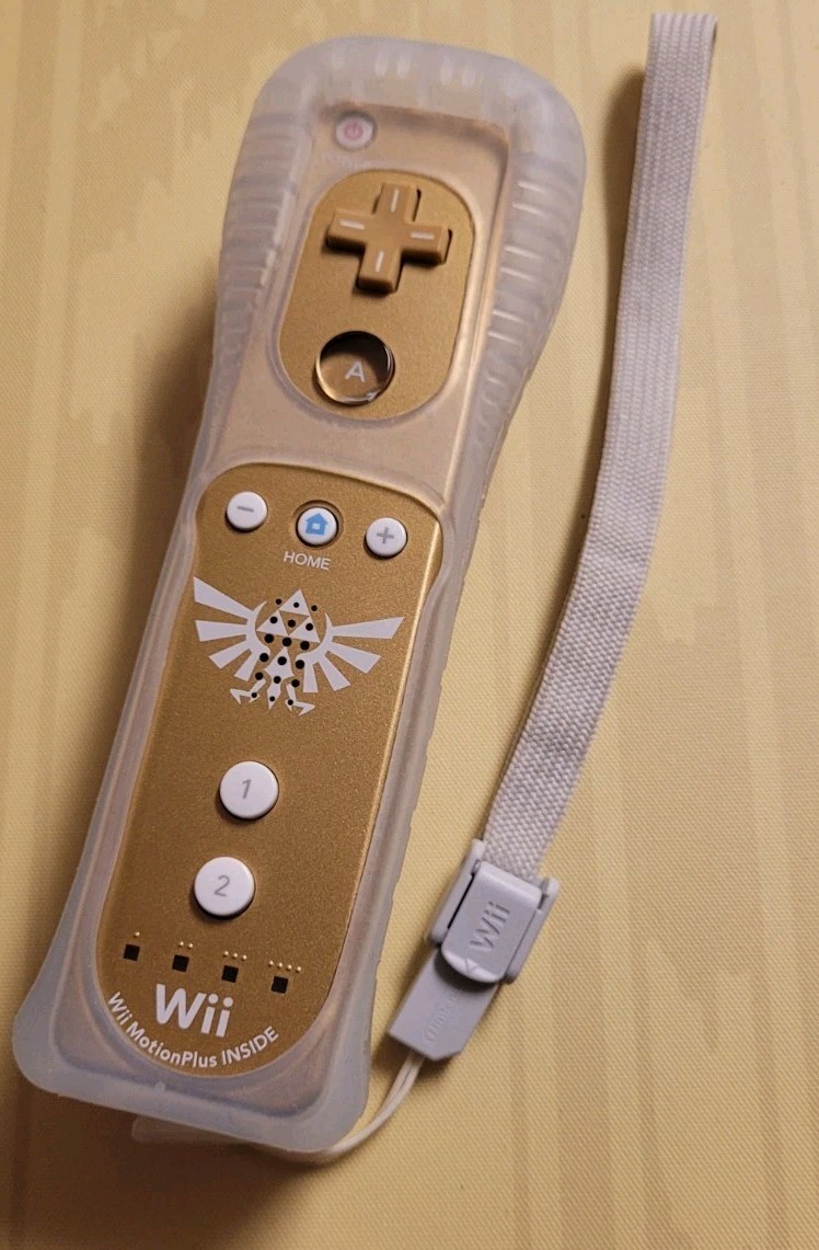 Legend of Zelda Skyward Sword Gold Nintendo Wii Remote Motion Plus Controller