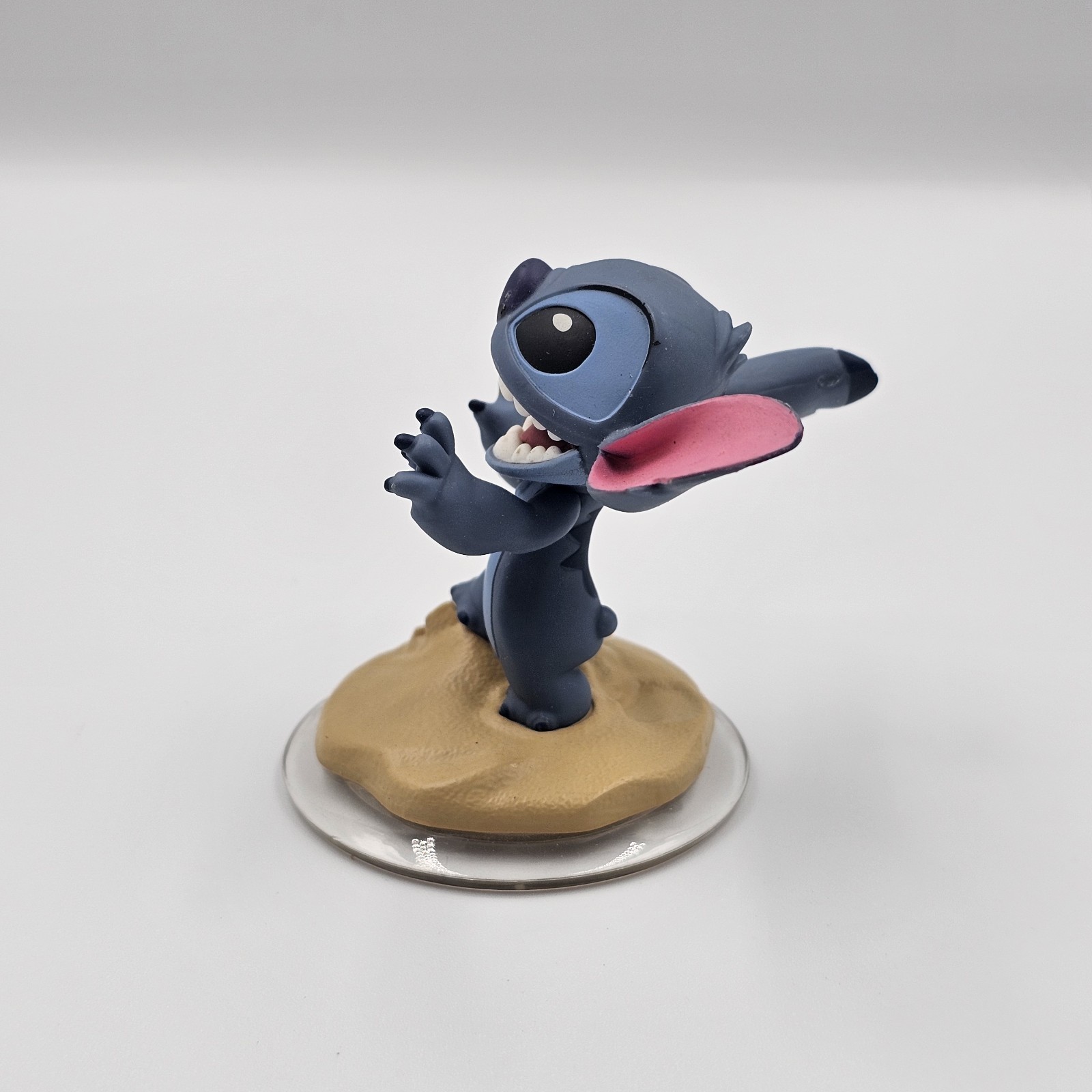 Disney Infinity 2.0 Stitch & Merida Figures w/ Power Discs Lilo & Stitch Brave