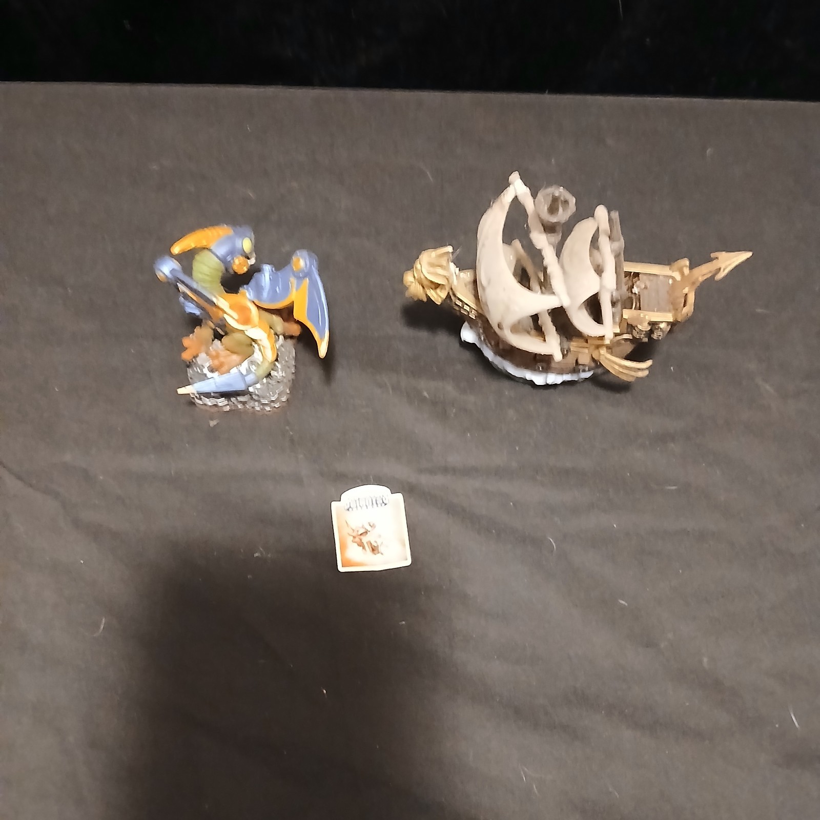 Lot of 46 – Skylanders Figures, Cards, Sticker, Manuals Assorted Untested☄️☄️#M