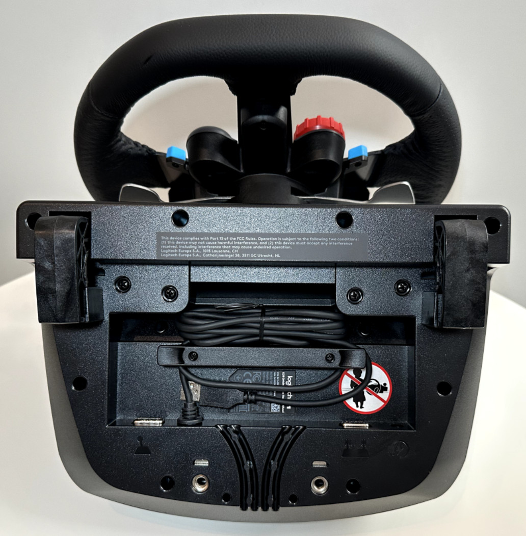 Logitech G29 Driving Force Racing Wheel w/ Floor Pedals 941-000110 – PS5 PS4 PC
