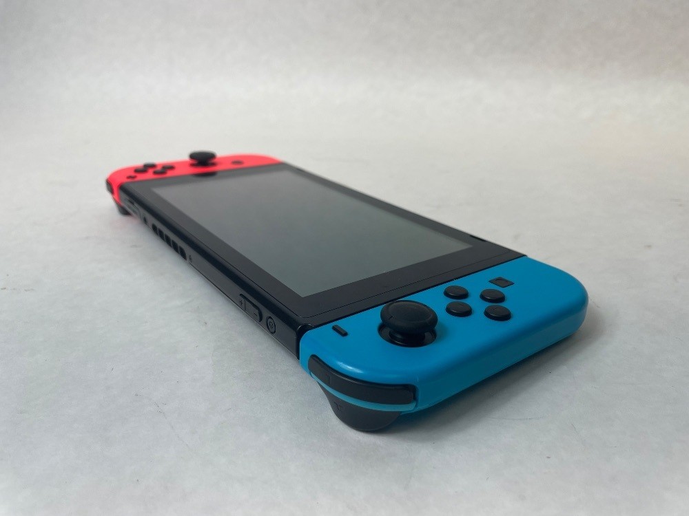 32GB Nintendo Switch Console V2 w/128GB SD, Dock, ACC