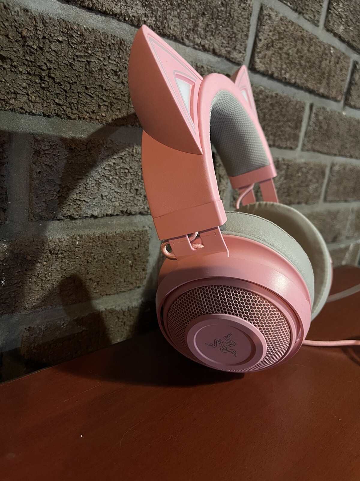 Razor Kraken Kitty RGB USB gaming Headset. THX 7.1 Spatial Surround Sound, Pink