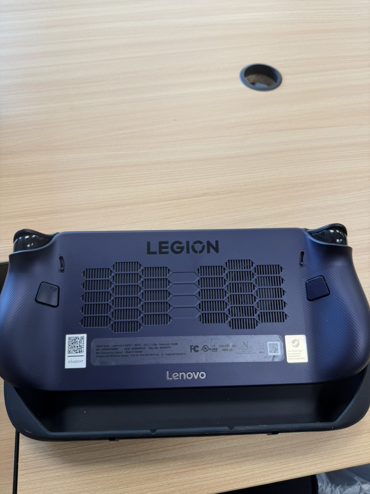 Legion Go S Z1E 32GB 1TB SteamOS + Docking Station Bundle
