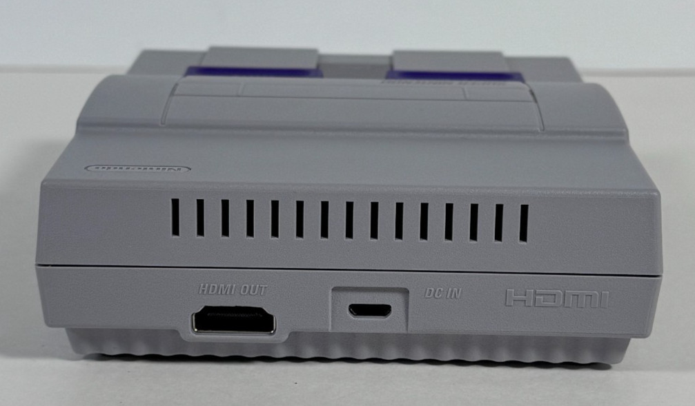 Nintendo SNES Classic Mini CLV-201 w 21 Built-In Games OEM Controller + Wireless