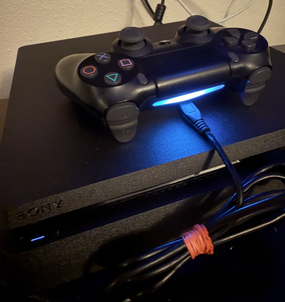 Sony PlayStation 4 PS4 Slim CUH-2215B 1TB Black Console w/ Games NEAR MINT WOW!
