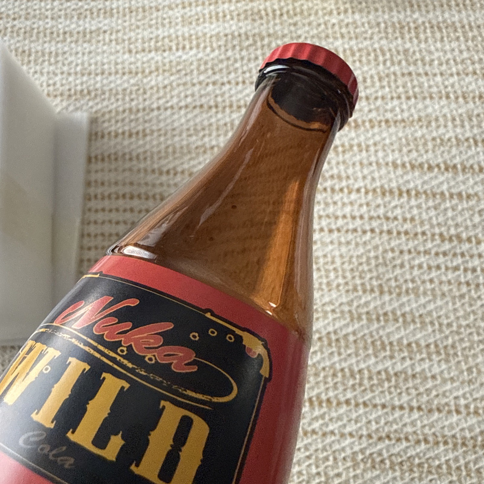 Fallout Authentic Nuka Cola Wild Collectibles Glass Bottle & 10 Caps !