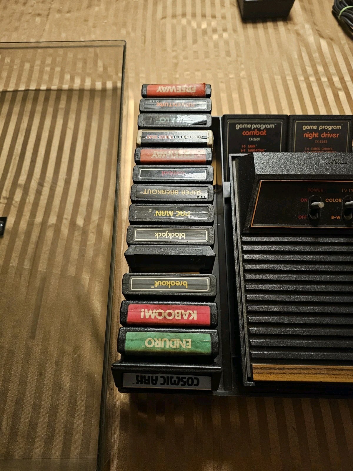 ATARI BUNDLE WITH SYSTEM, CONTROLLERS, CASE, GAMES, BOOKS, HOOKUPS CX-2600A