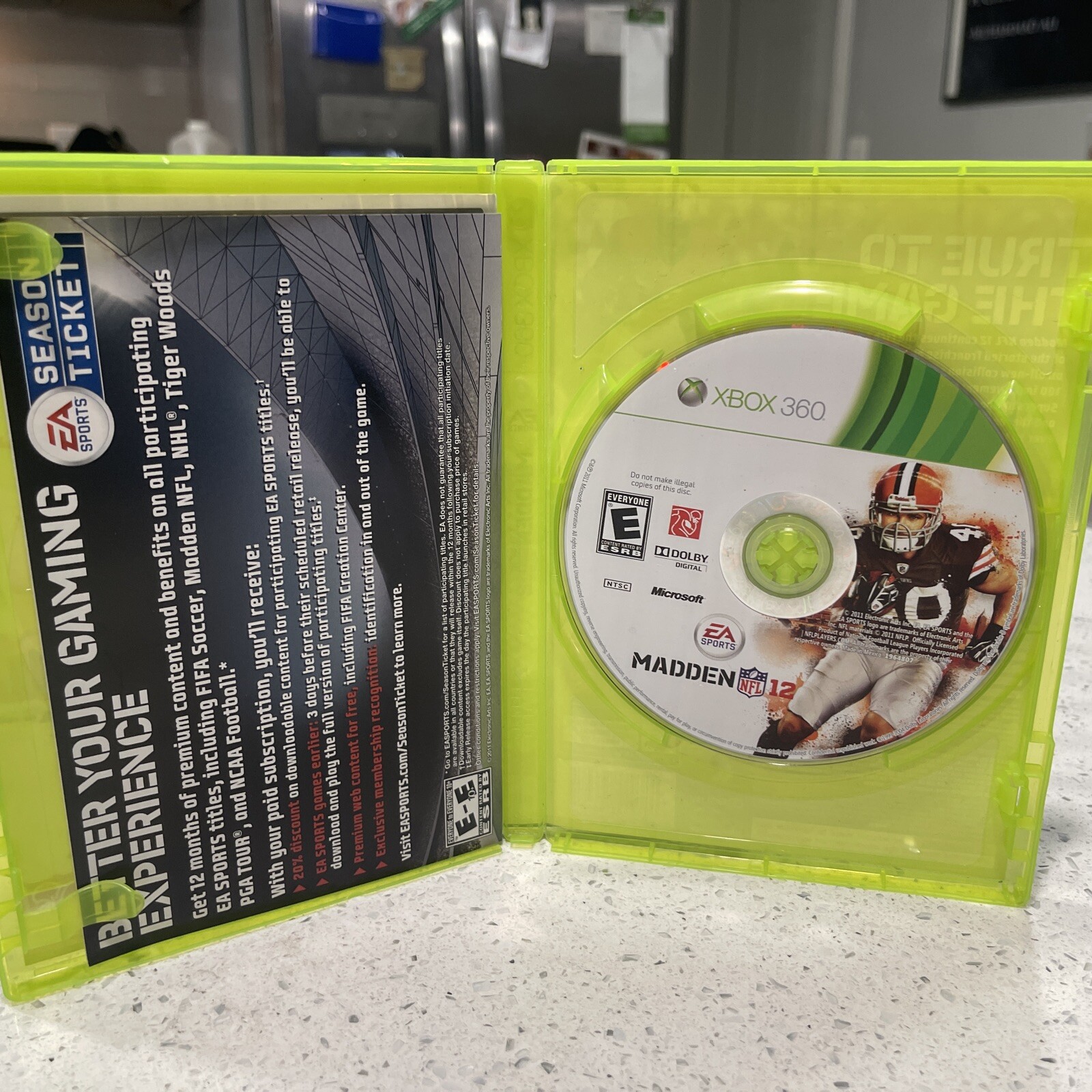 Madden NFL 12 (Microsoft Xbox 360, 2011)