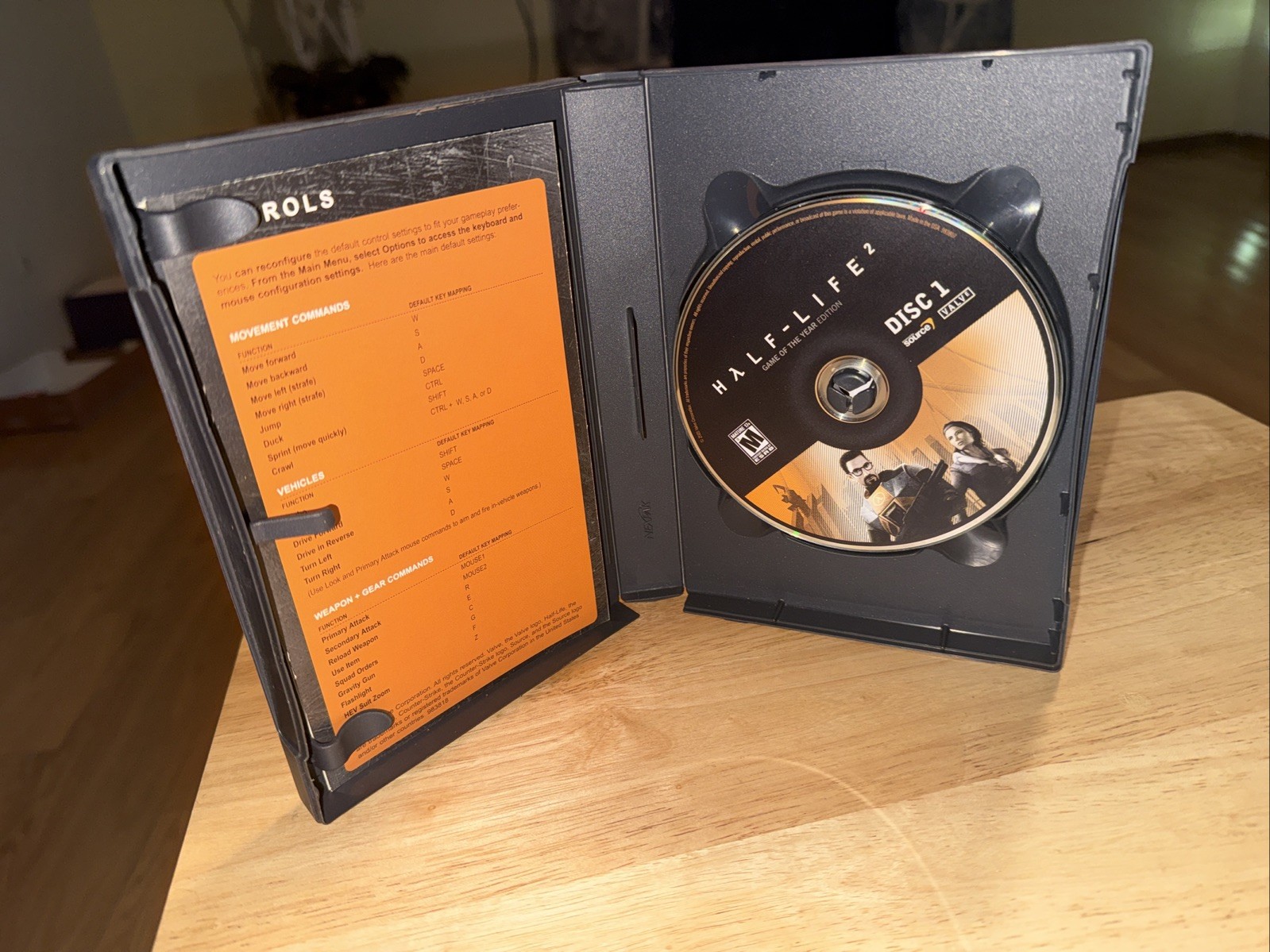 Half-Life 2: Game of the Year Edition (PC, 2005) Case, Reference Card, Key,Game