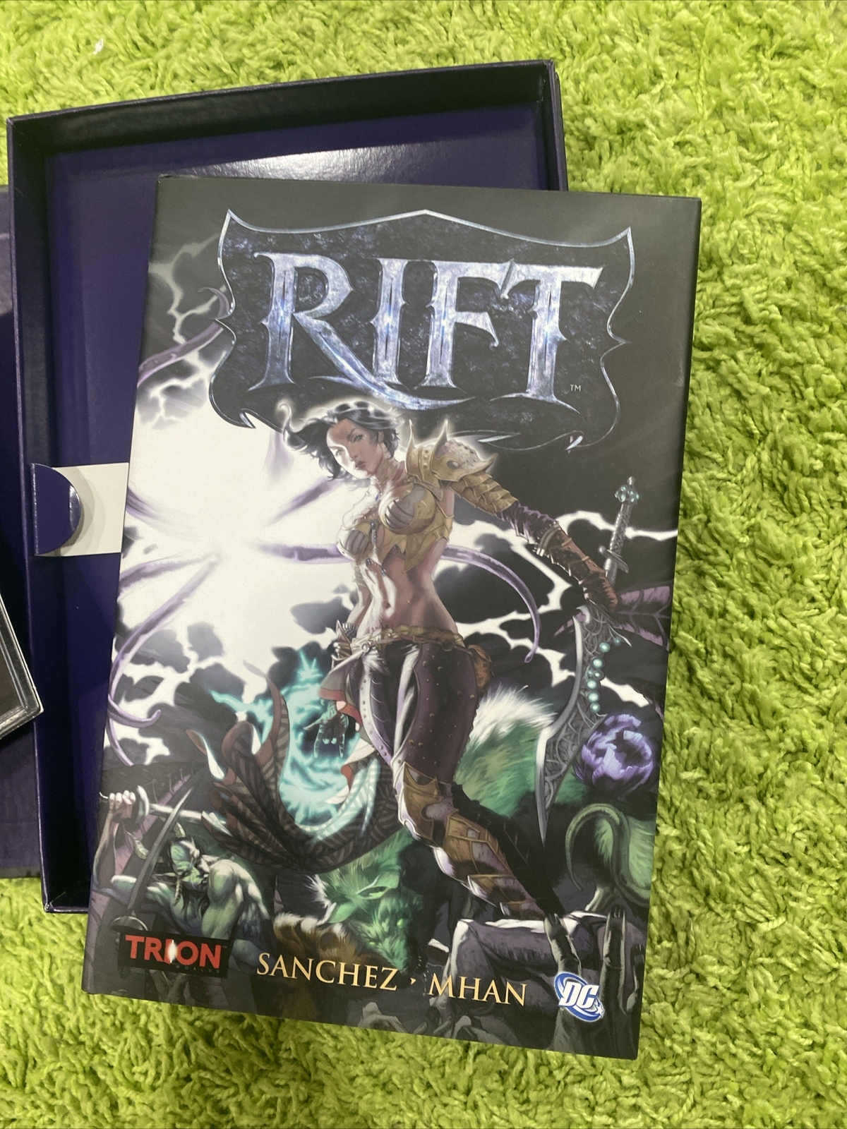 RIFT Windows Video Game Collector Edition With Book.
