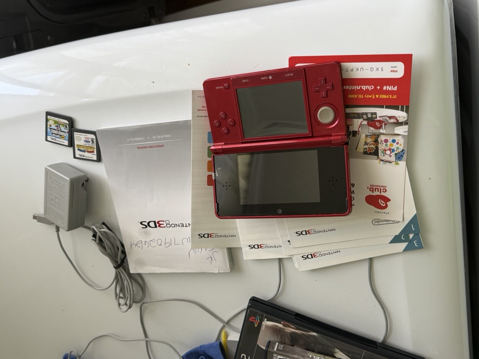 Nintendo 3DS CTR-001 Handheld Gaming Console Flame Red Charger Games SD Tested
