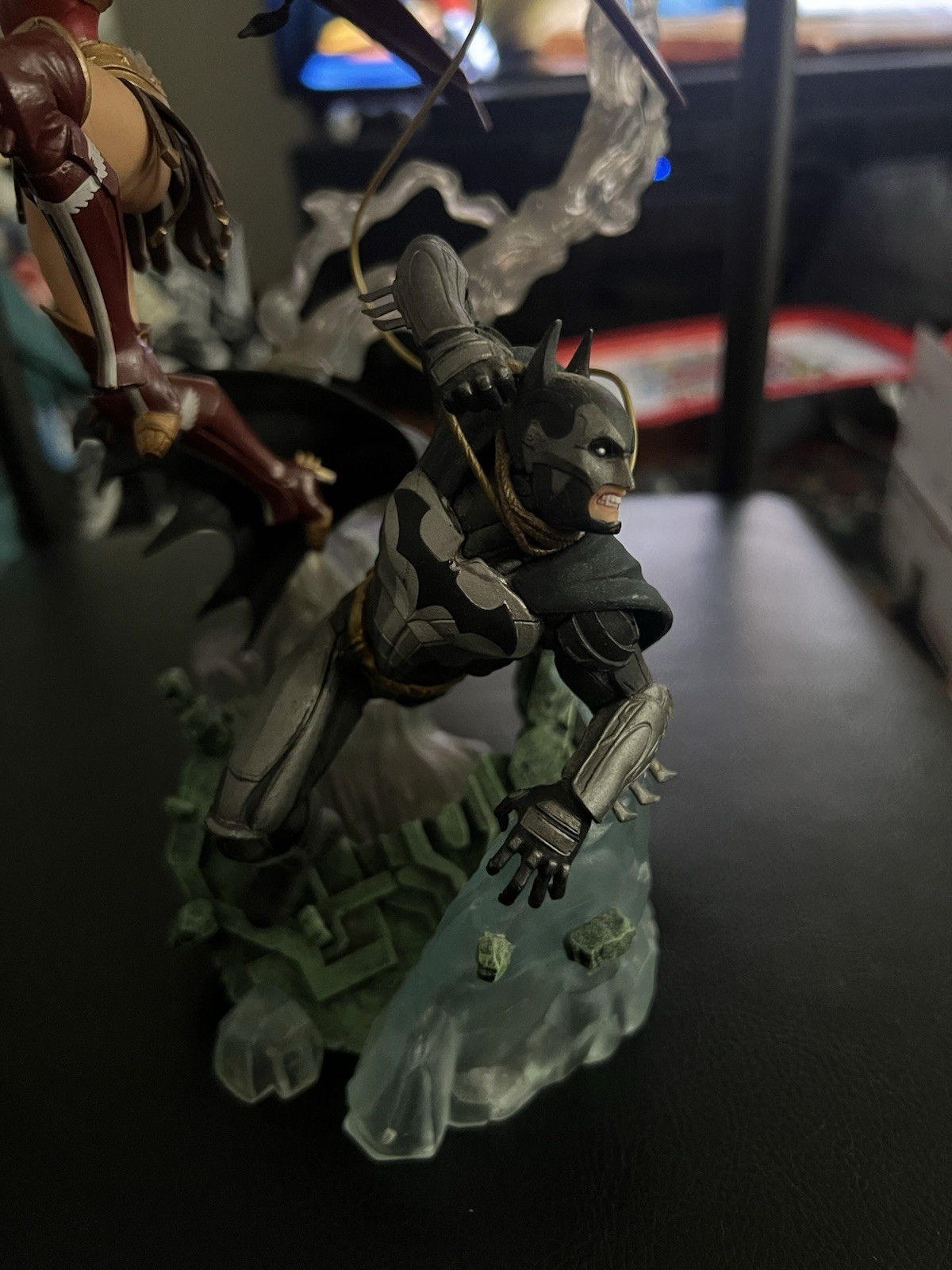 Injustice: Gods Among Us Collector’s Edition PS3 2013 Batman Wonder Woman Statue