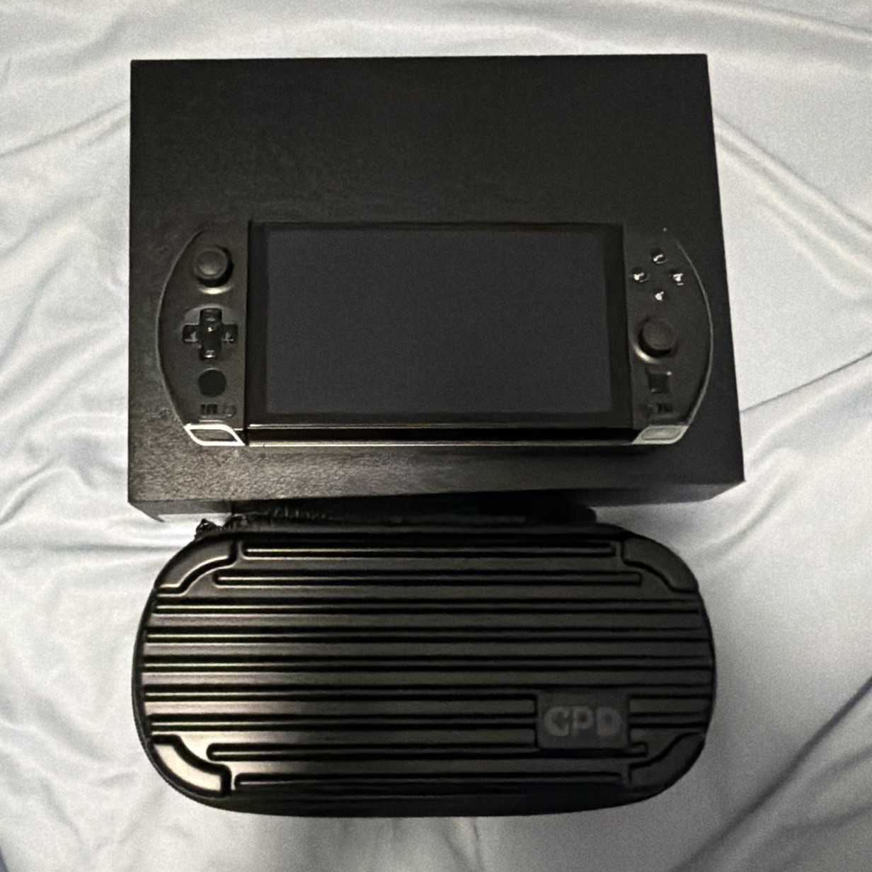 GPD WIN 4 Ryzen 7 8840U 32GB DDR5 w/ 1TB
