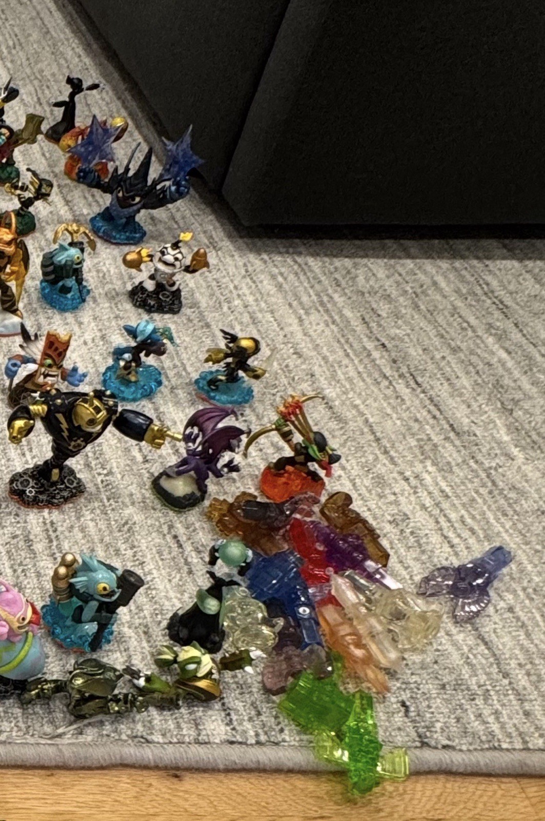 HUGE Skylanders Lot 88 figures & Crystals & BAG