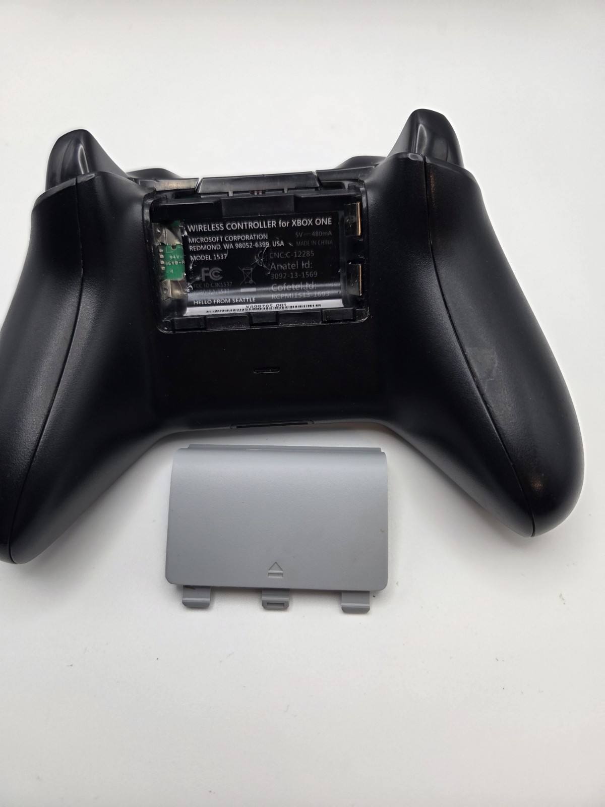 Black Xbox One 1537 Controller – Tested – No Drift – Grey OEM Battery Cover