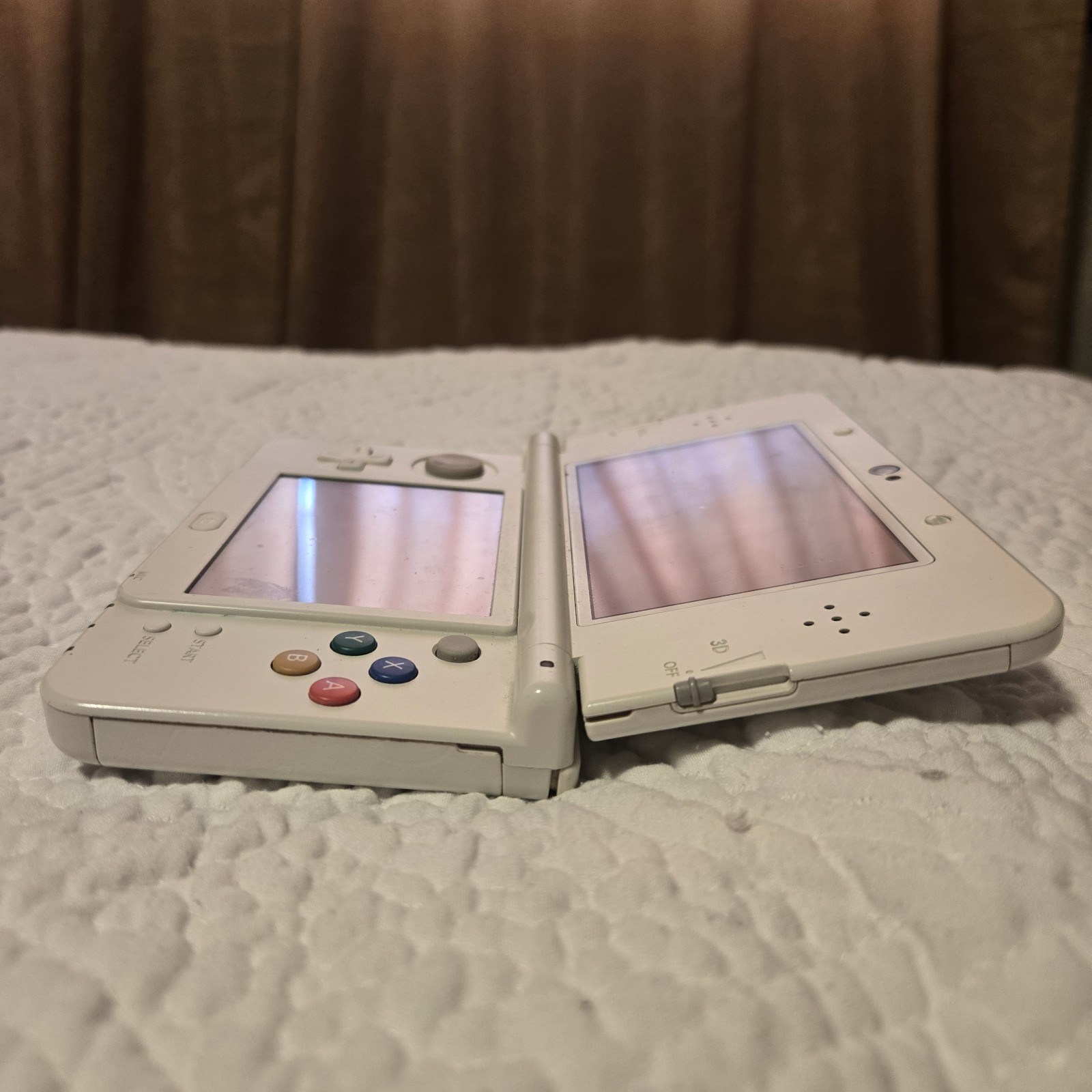 Nintendo New 3DS Super Mario Edition Handheld System – White TESTED No Stylus