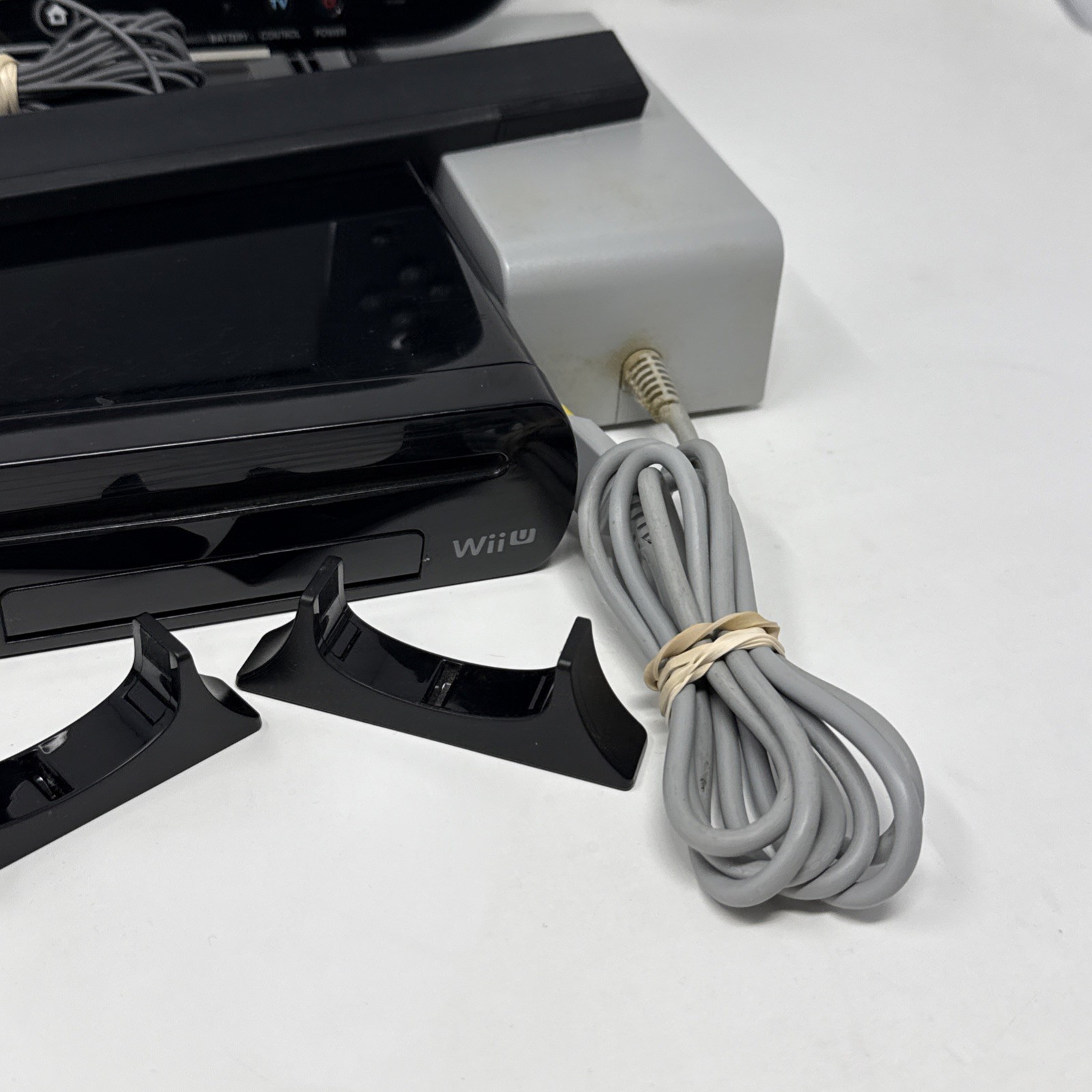 Nintendo Wii U 32GB Console Complete Bundle Deluxe Black and Gamepad Tested