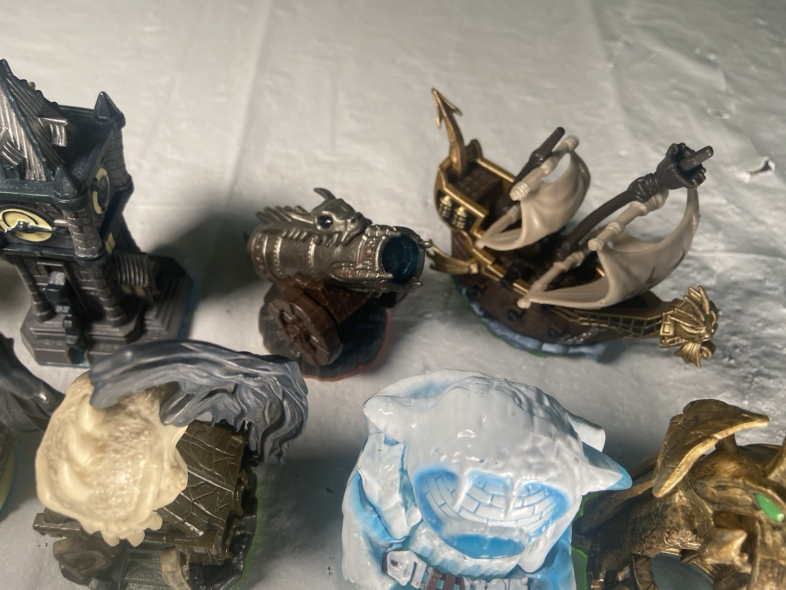 Skylanders Item Lot – 20 Items – Sheep Wreck Island, Spyro, & Empire Of Ice