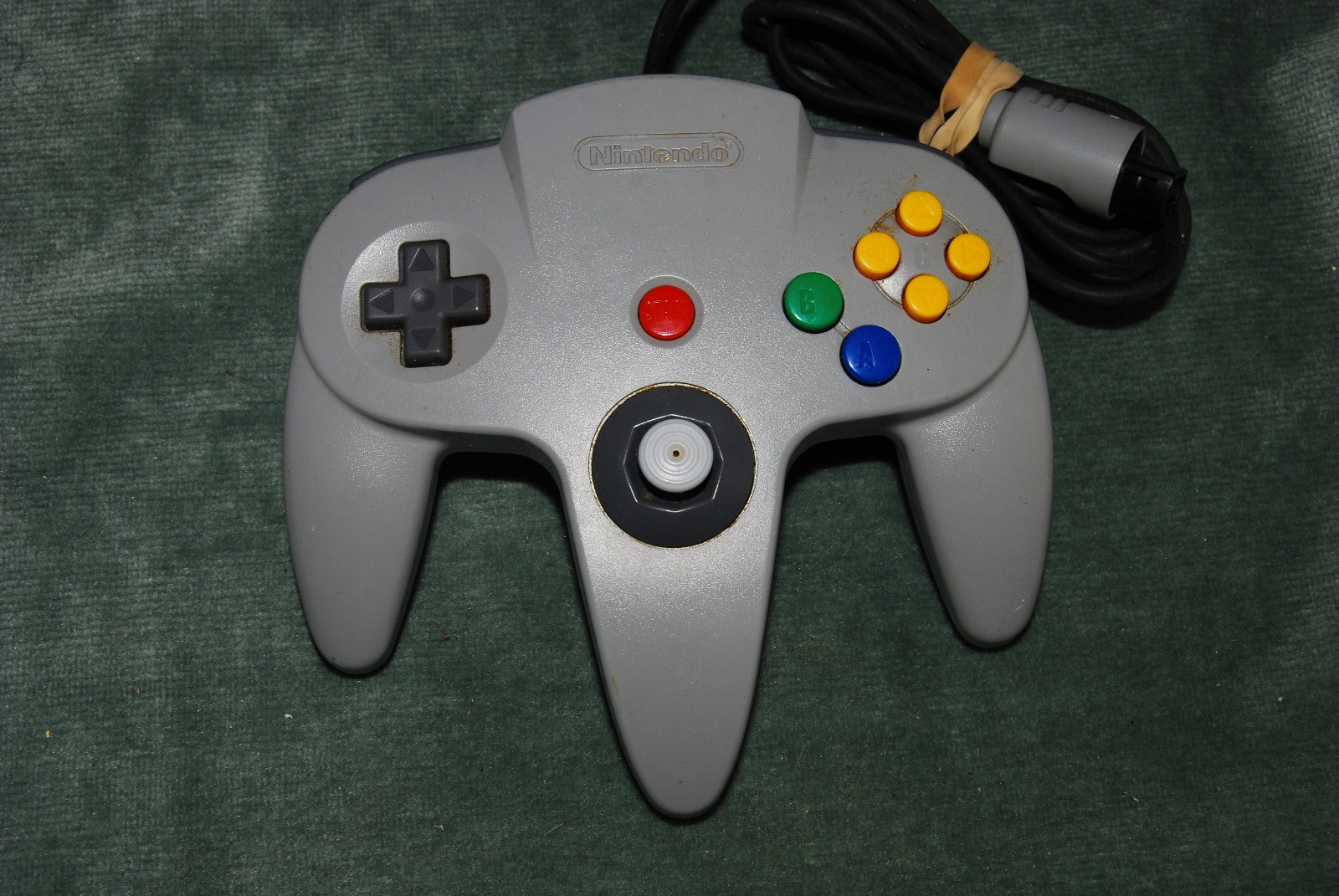 Nintendo 64 Light Gray Controller Genuine OEM Very Good with Tight Stick