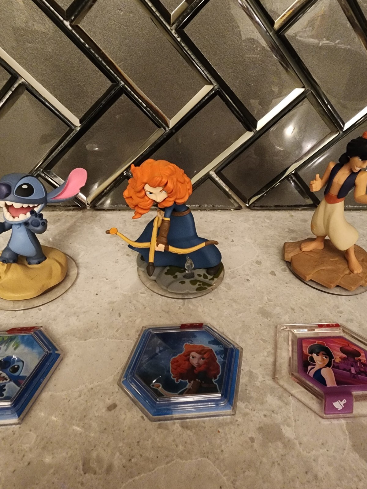 LOT OF 7 Pieces – Disney Infinity Figures Stitch & Merida Brave & Aladdin 2.0
