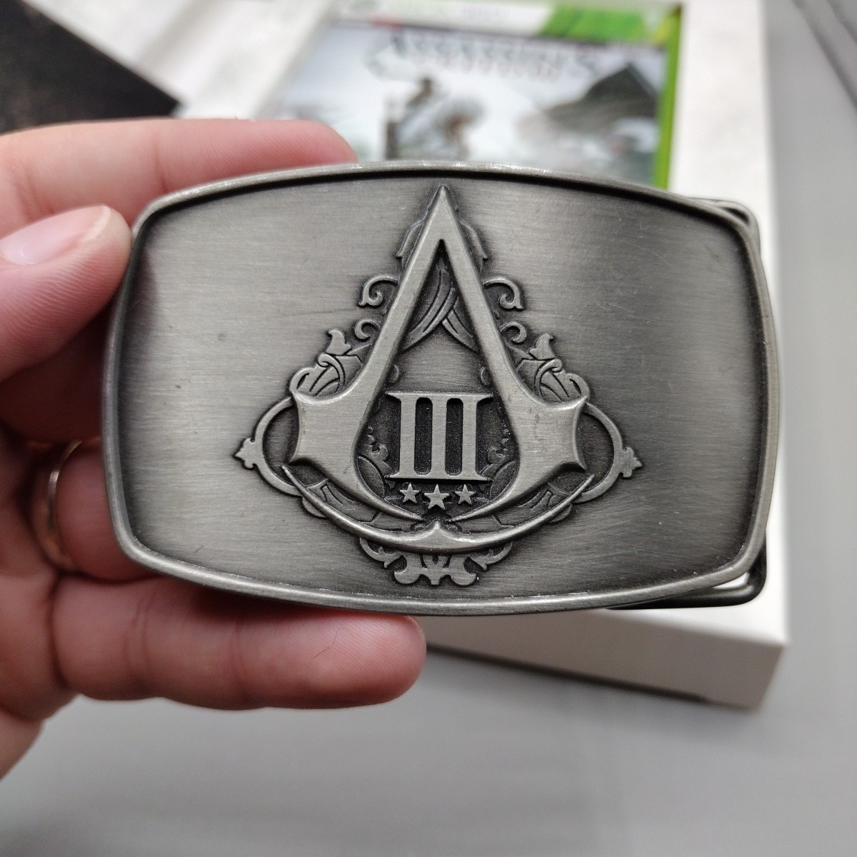 Assassins Creed 3 III Limited Edition Xbox 360 Complete Statue Flag Belt Buckle