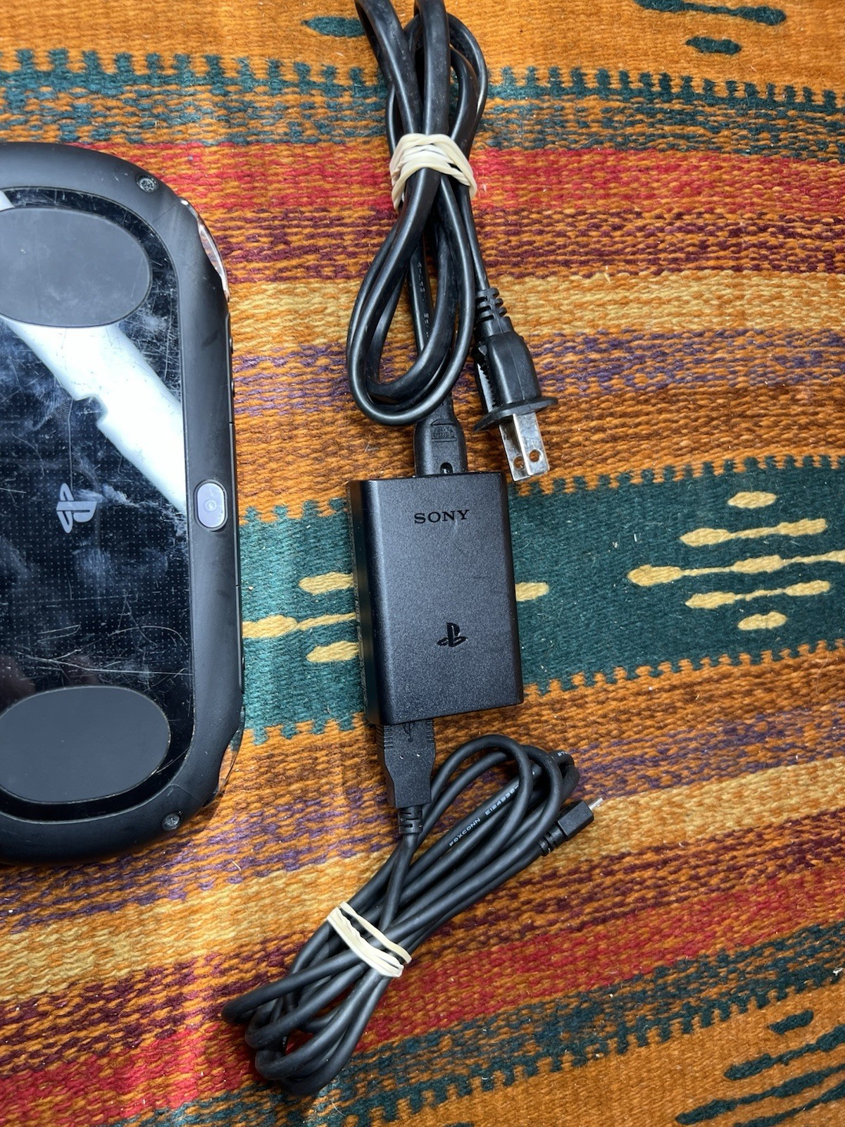 Sony PlayStation Vita Slim PS VITA Console PCH-2001 Black W/ Charger & Game